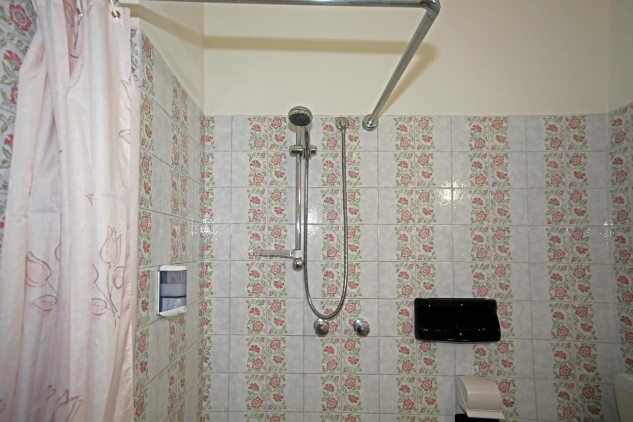Hotel Selene Милано Мартима Екстериор снимка